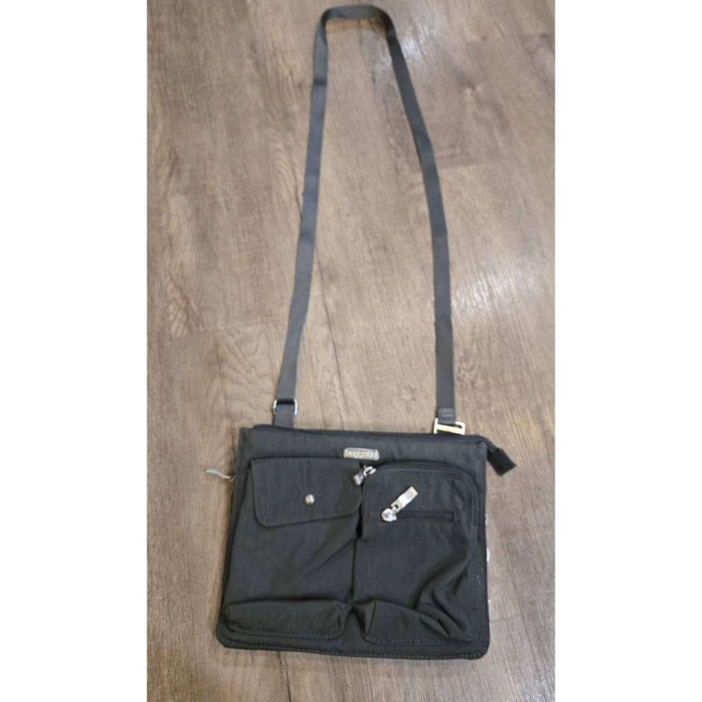 BAGGALLINI Travel Crossbody Purse Lots of storage Nylon Lightweight Compact Bag
